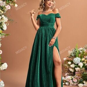 Elegant Green Off-Shoulder Split Thigh Evening Dress